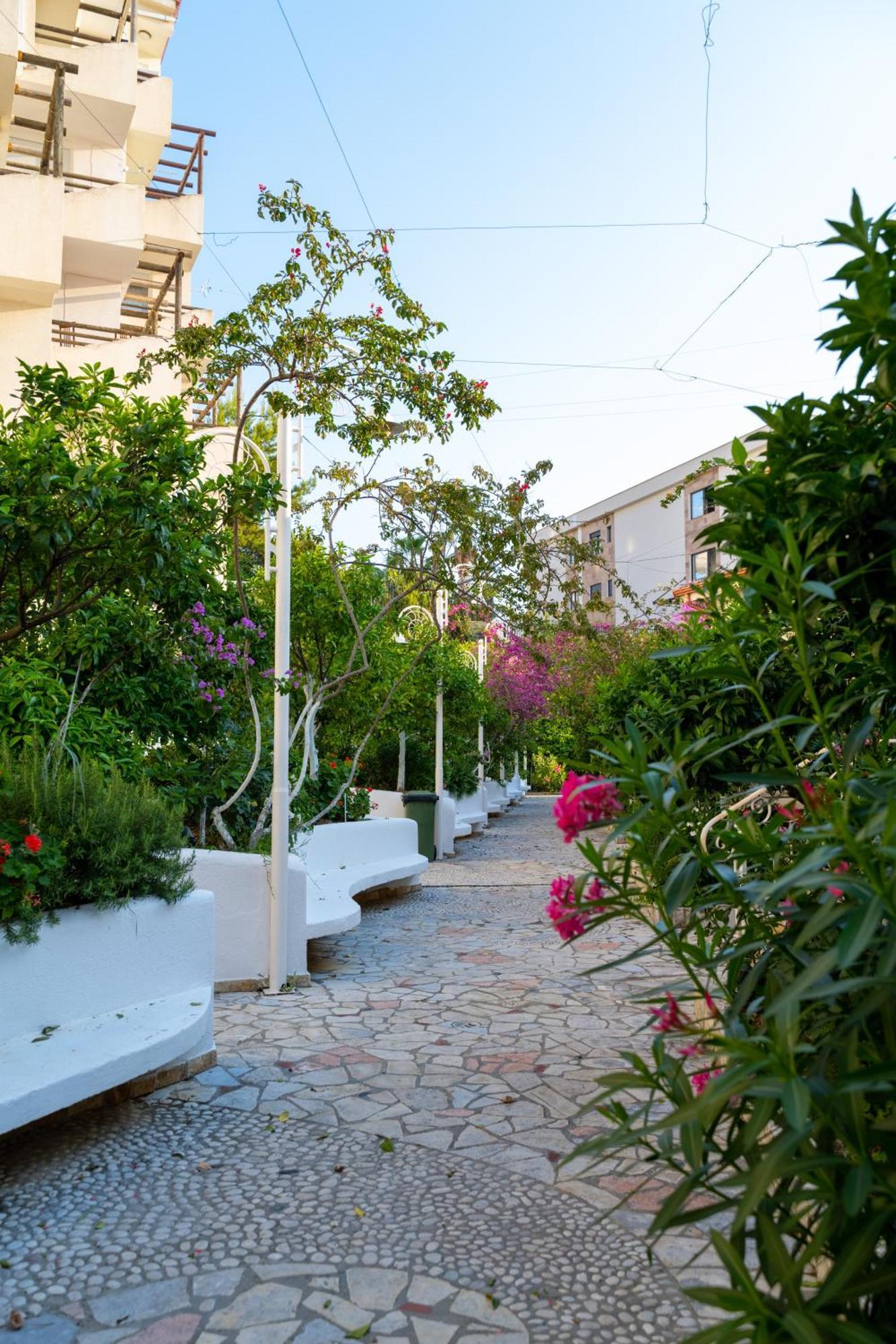 Bougainville Bay Apartments Sarandë Exterior foto